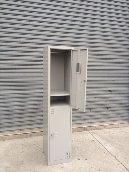 Locker 2 Door Carousel 1
