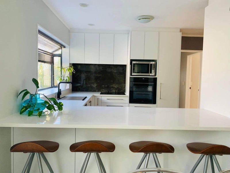 STONE BENCHTOP FABRICATOR Carousel 2