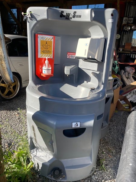 Portable wash bay /self contained Carousel 1