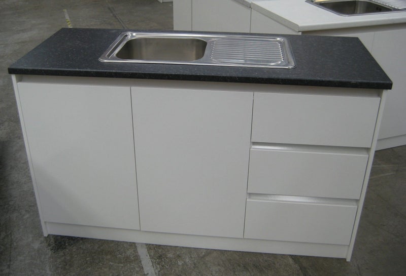 1500 Kitchenette Carousel 1