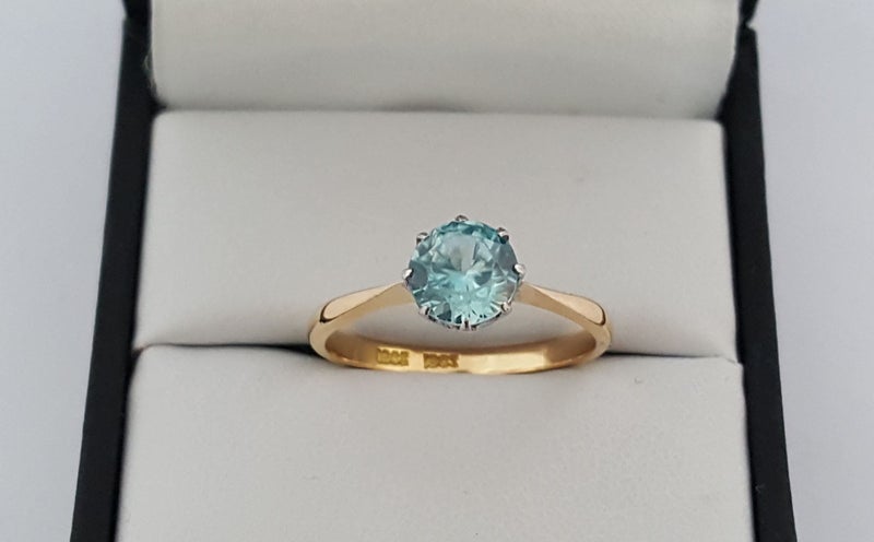 Antique 18 CT Gold Natural 1.25 CT Blue Zircon Solitaire Ring Carousel 1