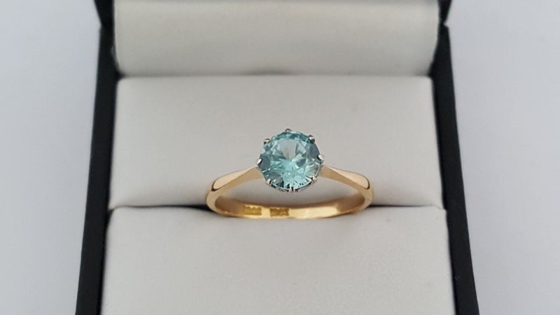 Antique 18 CT Gold Natural 1.25 CT Blue Zircon Solitaire Ring Carousel 2