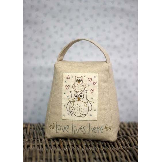 The Birdhouse Designs Sentimental Stitches Printed Pattern Carousel 1