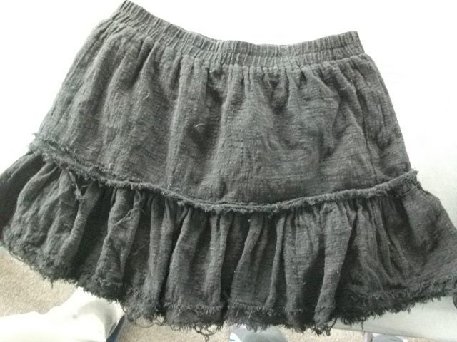 Sz 10 Black short tiered skirt from Glassons Carousel 3