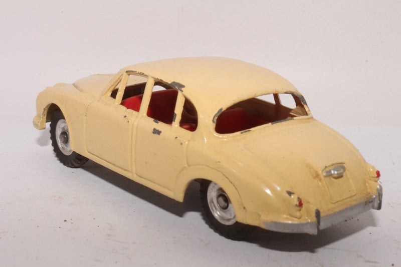 Dinky Toy - One of Many I'm Listing - 195 Jaguar 3.4 Litre Saloon Carousel 2