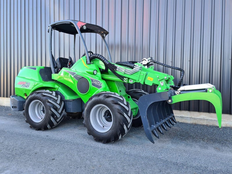 Avant Arbor Pro Mini Loader Carousel 1