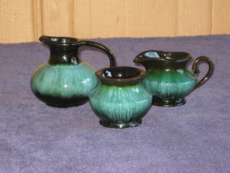 3 x Blue Mountain Pottery Jugs & Bowls ? Vase etc Carousel 1