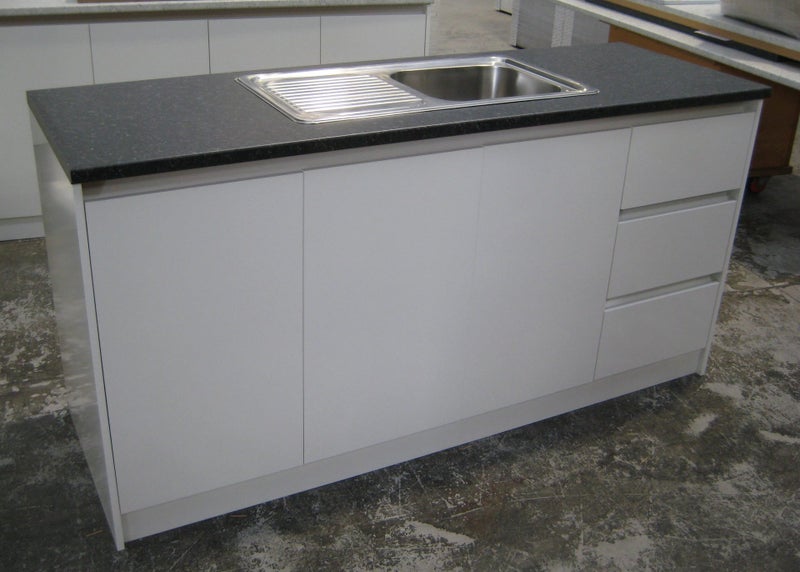 1795 Kitchenette - White Carousel 1