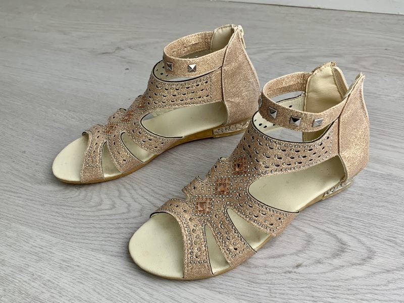 Ladies shoes Carousel 1