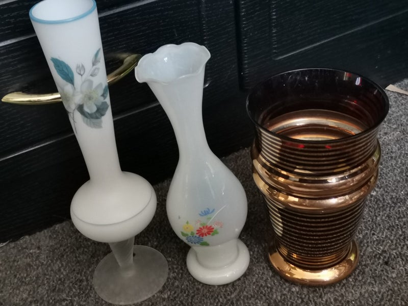 Vintage Glass vase white w flowers italy or coloured flowers or striped Gold Carousel 2