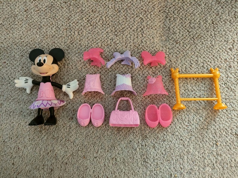 Disney Minnie Mouse Ballerina Minnie Doll Carousel 1