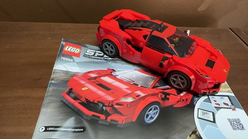 Lego 76895 Speed Champions ~ Ferrari F8 Tributo Carousel 1