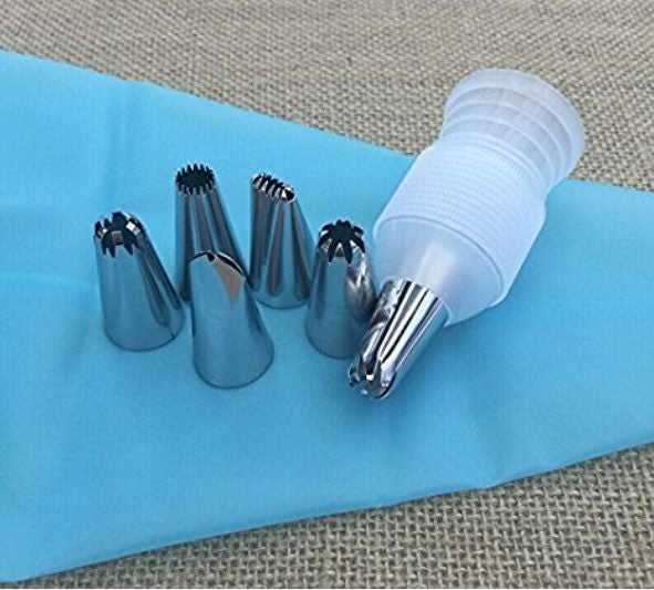 8pc Cake icing piping set Carousel 3