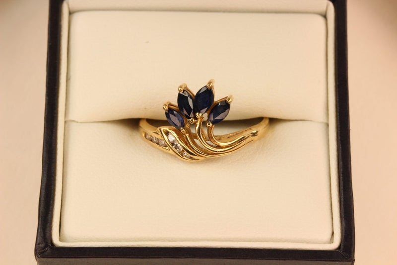 14ct Sapphire and Diamond ring Carousel 8