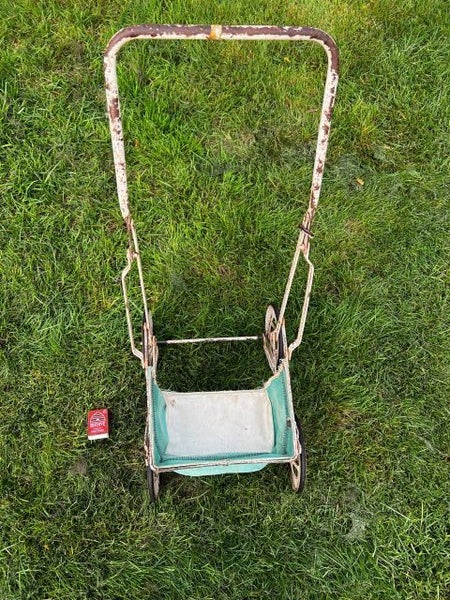 Vintage Pram, Green and White Carousel 1