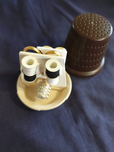 Vintage - Thimble & Thread Sewing Kit (No 35) Carousel 1