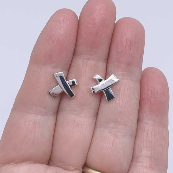 925 Sterling Silver Stud Cross Design Earring "Hiriwa" Carousel 2