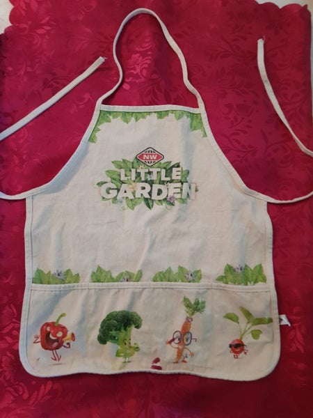 Kids Gardening Apron Carousel 1