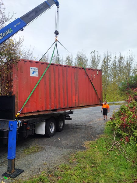 20 ft containers, cabins relocation Carousel 2
