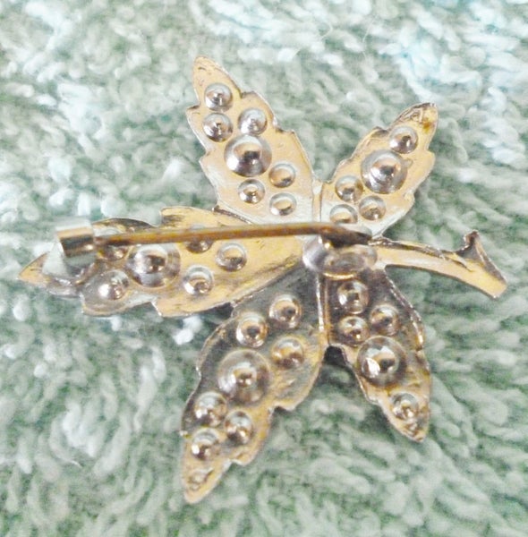 Marcasite 5 leaf shaped brooch. Carousel 3