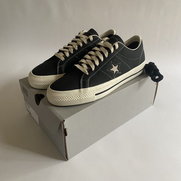 Converse One Star Pro Leather. US 8. NEW! FREE SHIPPING! Carousel 1
