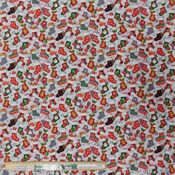 Quilting Patchwork Fabric Noel Stockings Allover 50x55cm FQ Carousel 3
