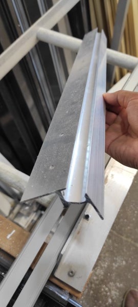 Window Support Bar Carousel 1