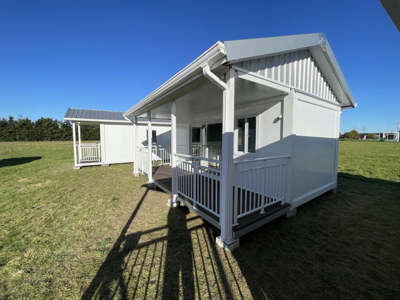 Standard Cabin Carousel 16