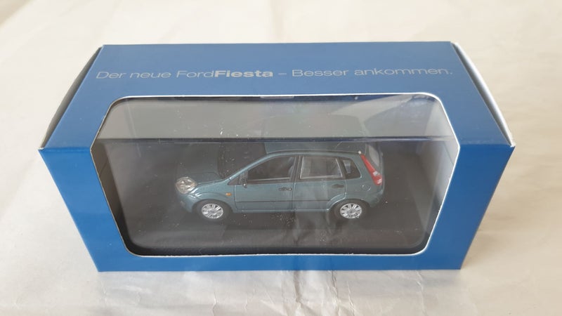 2002 FORD FIESTA MK5 5DR 1:43 SCALE DIECAST MODEL FORD DEALER MODEL MINICHAMPS Carousel 1