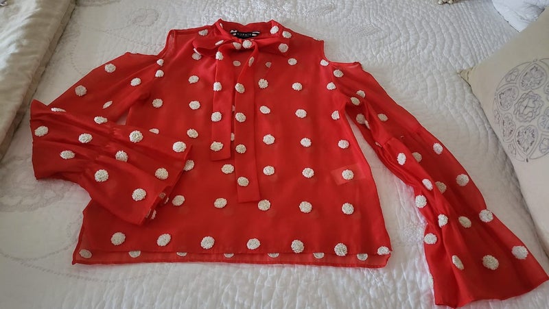 UNWANTED CHRISMAS GIFT Trelise Cooper Cold Shoulder Top - Size 10 Carousel 1