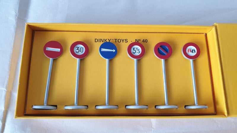 DINKY TOYS ROAD SIGNS DINKY TOYS 40 ATLAS REPLICA IN FRENCH BOX FREE P/P Carousel 2