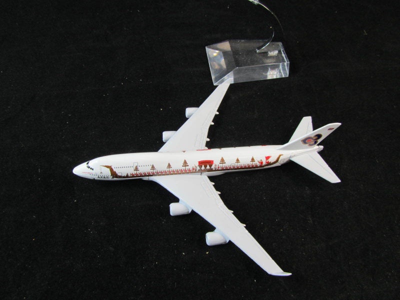 Die Cast Airplane Thailand B747 #114 (Dragon Boat) Carousel 2