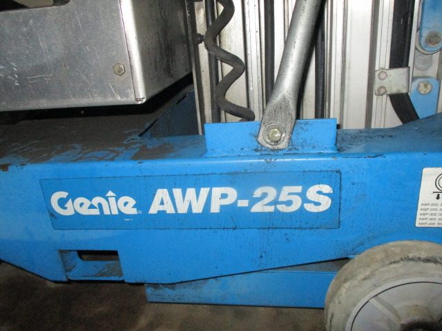 Genie AWP 25S 2013 Access Lift Hoist 9.5m. Carousel 1