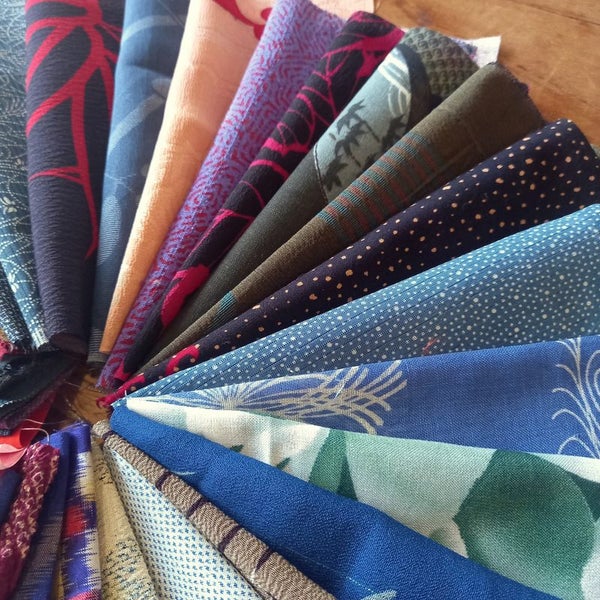 Vintage Japanese Kimono Fabrics 30 pcs. Carousel 4