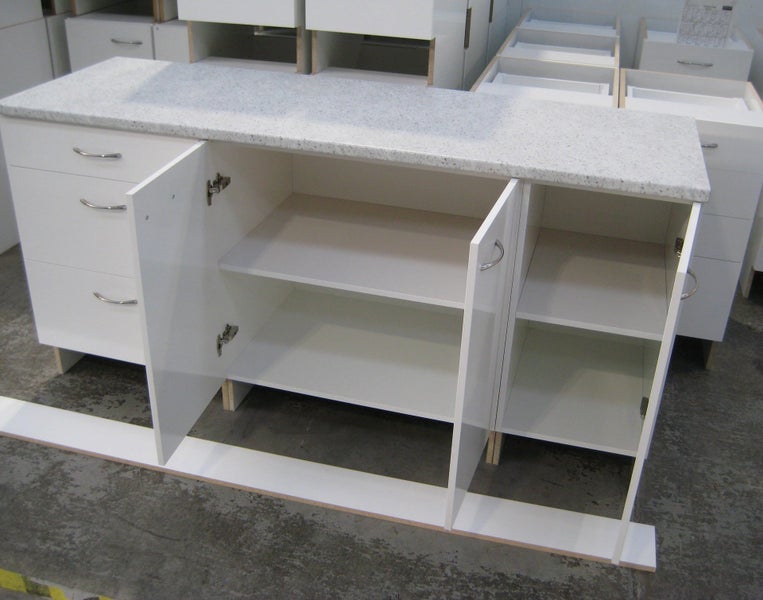 Kitchen 1825mm - White Gloss Carousel 2