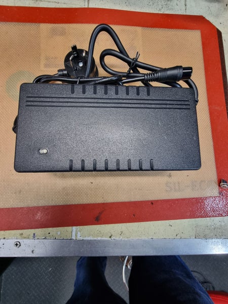 eScooter 48 volt charger Zero, Kaabo, VSETT Carousel 1