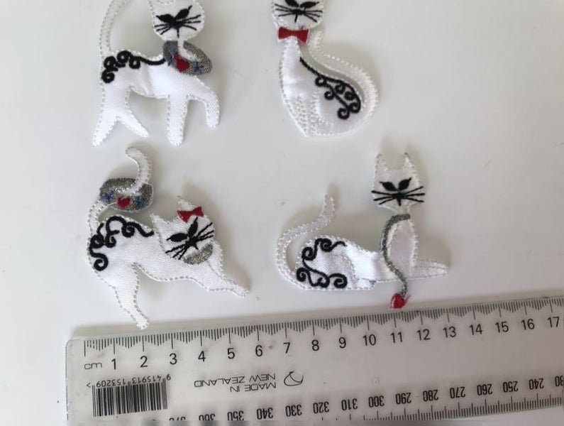 Iron On embroidered cats Motif / patches Carousel 2