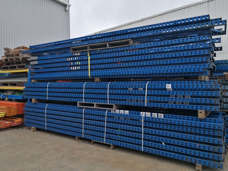 Victor Upright Tear Drop Upright Carousel 1