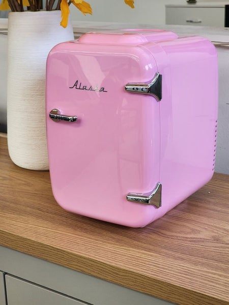 Alaska 4L Cosmetic Beauty Fridge Pink Carousel 1