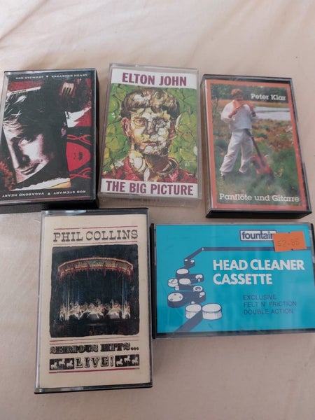 4x cassette tapes + Head cleaner Carousel 1