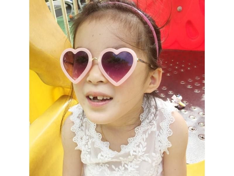 3 10T Cute Heart Kids Sunglasses For UV400 Protection Baby Girls Carousel 1