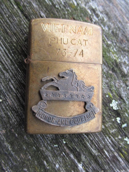 US MILITARY VIETNAM PHUCAT 73-74 HONOR AND COURAGE ZIPPO LIGHTER Carousel 1