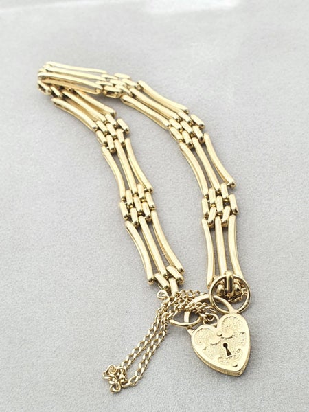 18ct Yellow Gold Gate Link Bracelet with Heart-Shaped Padlock Clasp62863232208131112