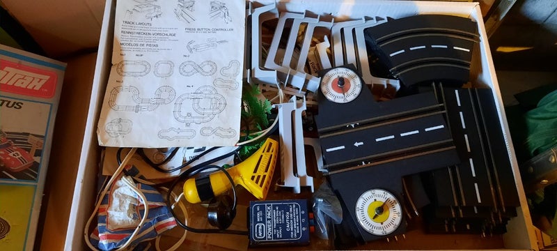 1980's slot car set Carousel 2