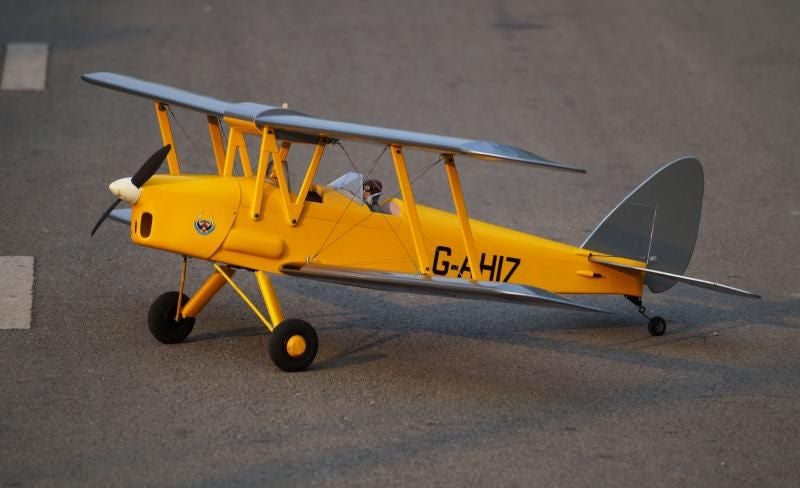 VQ Model DH-82 Tiger Moth EP/GP 46 Size ARF - Yellow/Silver **NEW IN BOX** Carousel 1