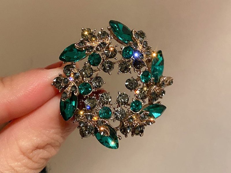 Brooch Fashion Garland Design Emerald CZ BROOCH Carousel 1