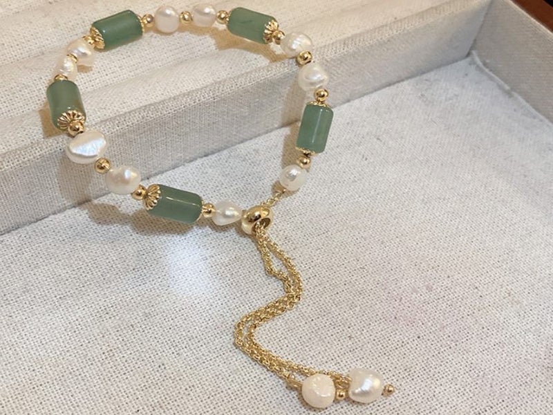 Bracelet Baroque Fresh Water Pearls Green Stone Yellow Gold Plated Adjustment Carousel 1