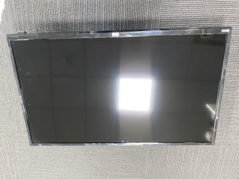 RSE 32" TV Carousel 1