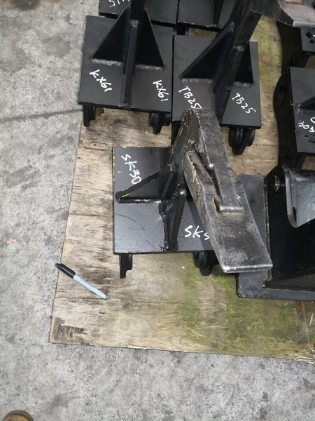 Ripper for Kobelco SK35 or similar Carousel 1