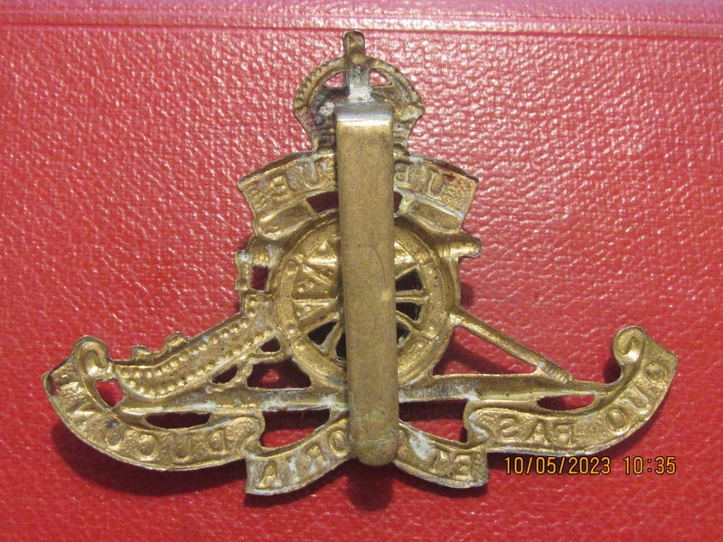 British Royal Artillery, Cap Badge, "QUO FAS ET GLORIA DUCUNT" WWI-WWII Carousel 2